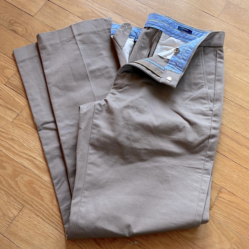 J.Crew tan NWOT man dress pants, pockets, w 31, l 32. No flaws.